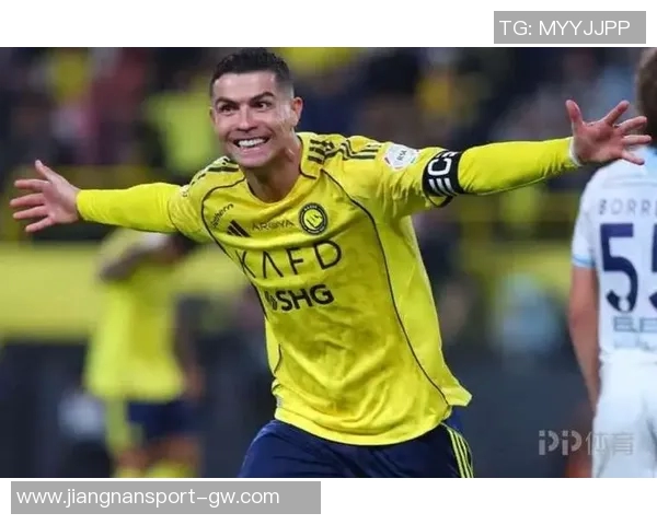 C罗双响助力球队连胜十场社交媒体分享成功秘诀与努力工作的重要性