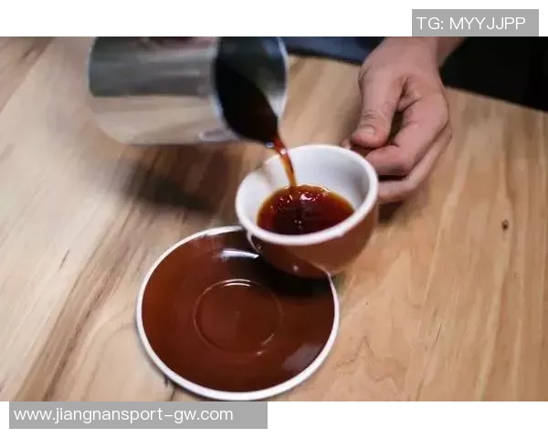 勒威林爆发背后揭秘：加练射门禁酒早睡不喝塑料瓶水的秘密